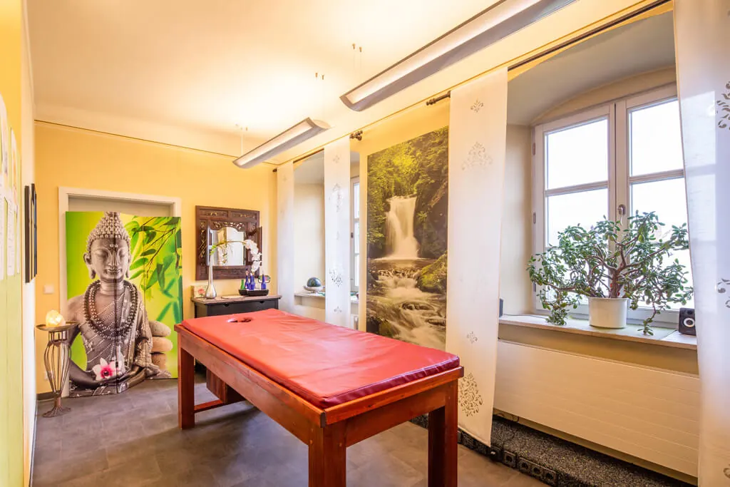 Freizeitraum mit Billardtisch im Rosenschloss